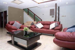 Big spacious house,5 BBR,17 pax,30 min to Genting 宽敞整栋别墅 , 5 间大房间 , 17人, 家庭聚会 ,生日派对 ,烧烤聚会